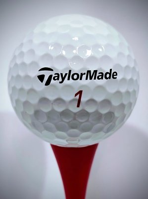 TaylorMade Golf Tour golfballs